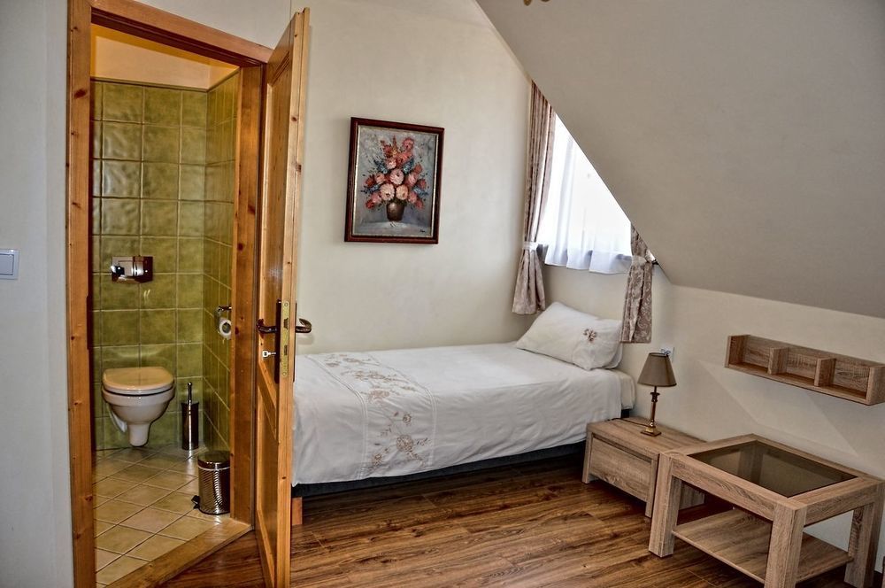 Inn Karczma Rzym Wroclaw